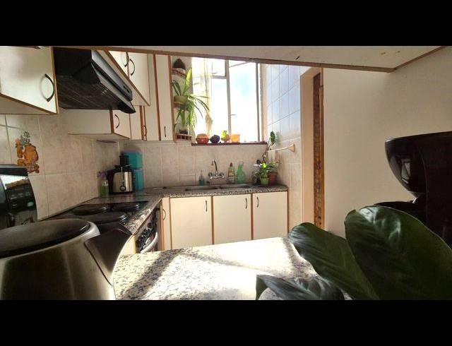 3 BEDROOM APARTMENT FOR SALE IN GLENWOOD